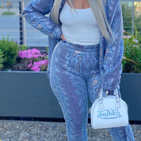 2 PCs set - Picture 2 of 2